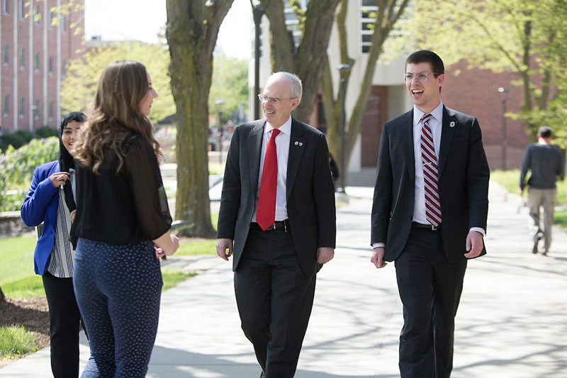Chancellor Gold with Students at UNO