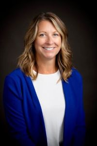 Erin Pleggenkuhle-Miles, headshot photo