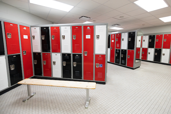 Locker Rooms in h&k.