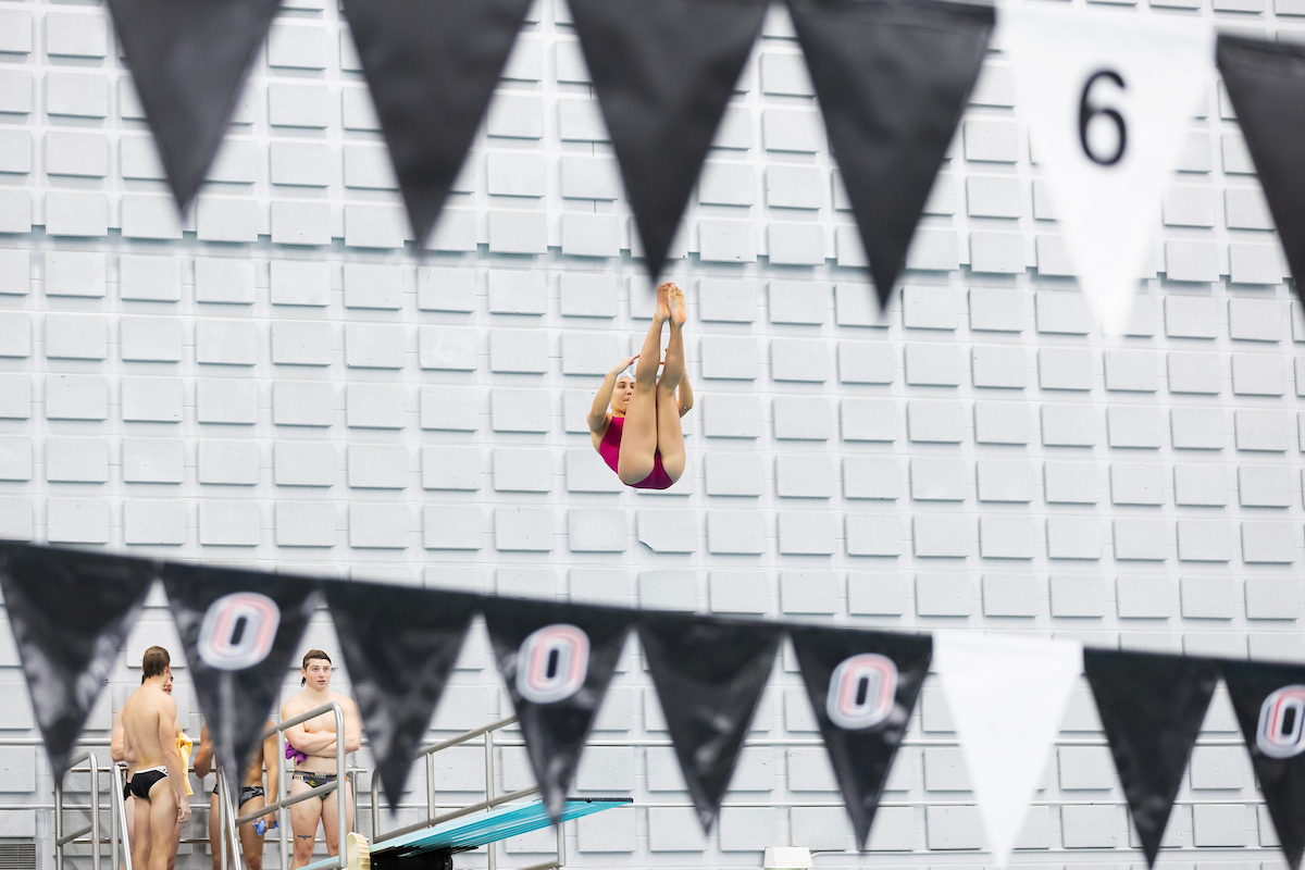 UNO divers practice at the H&K pool.