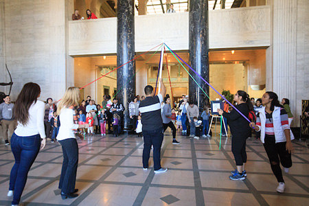 UNO students lead workshops in the Joslyn Art Museum for the Service Learning Academy 