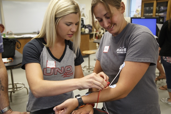 UNO Anatomy lab students