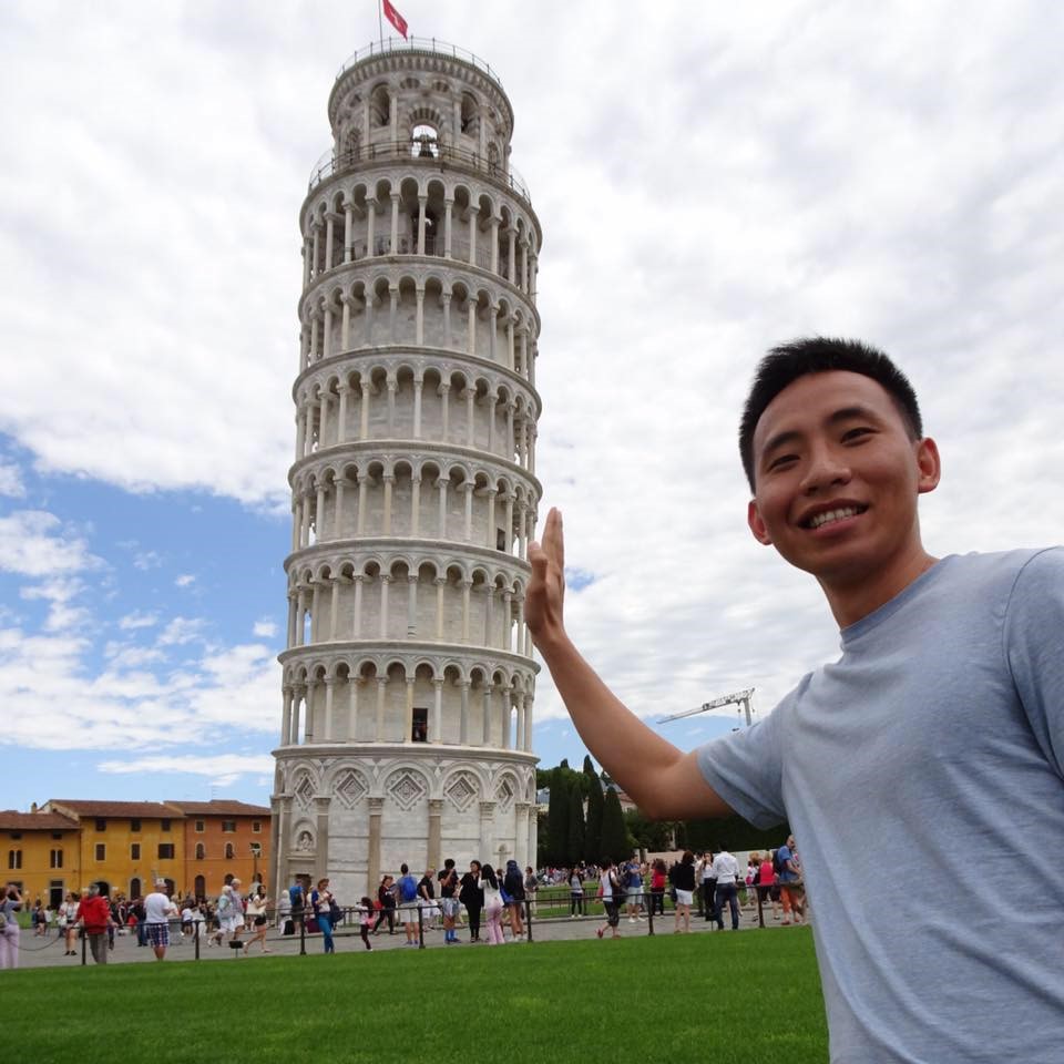An Nguyen appears to hold up the Leaning Tower of Pisa with his hand