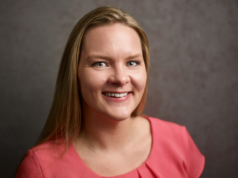 Headshot of Janna Hart.