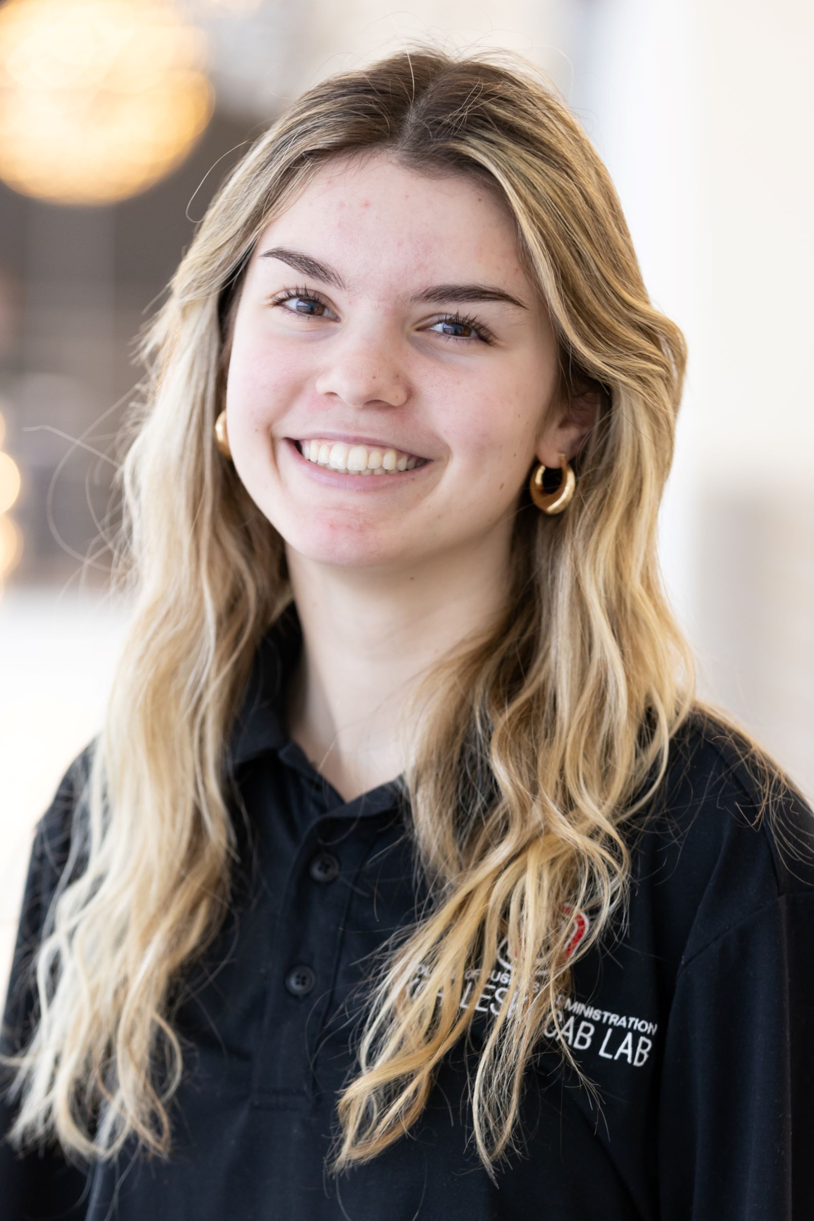 Photo of a Research Assistant at the CAB Lab, McKenna Flynn.