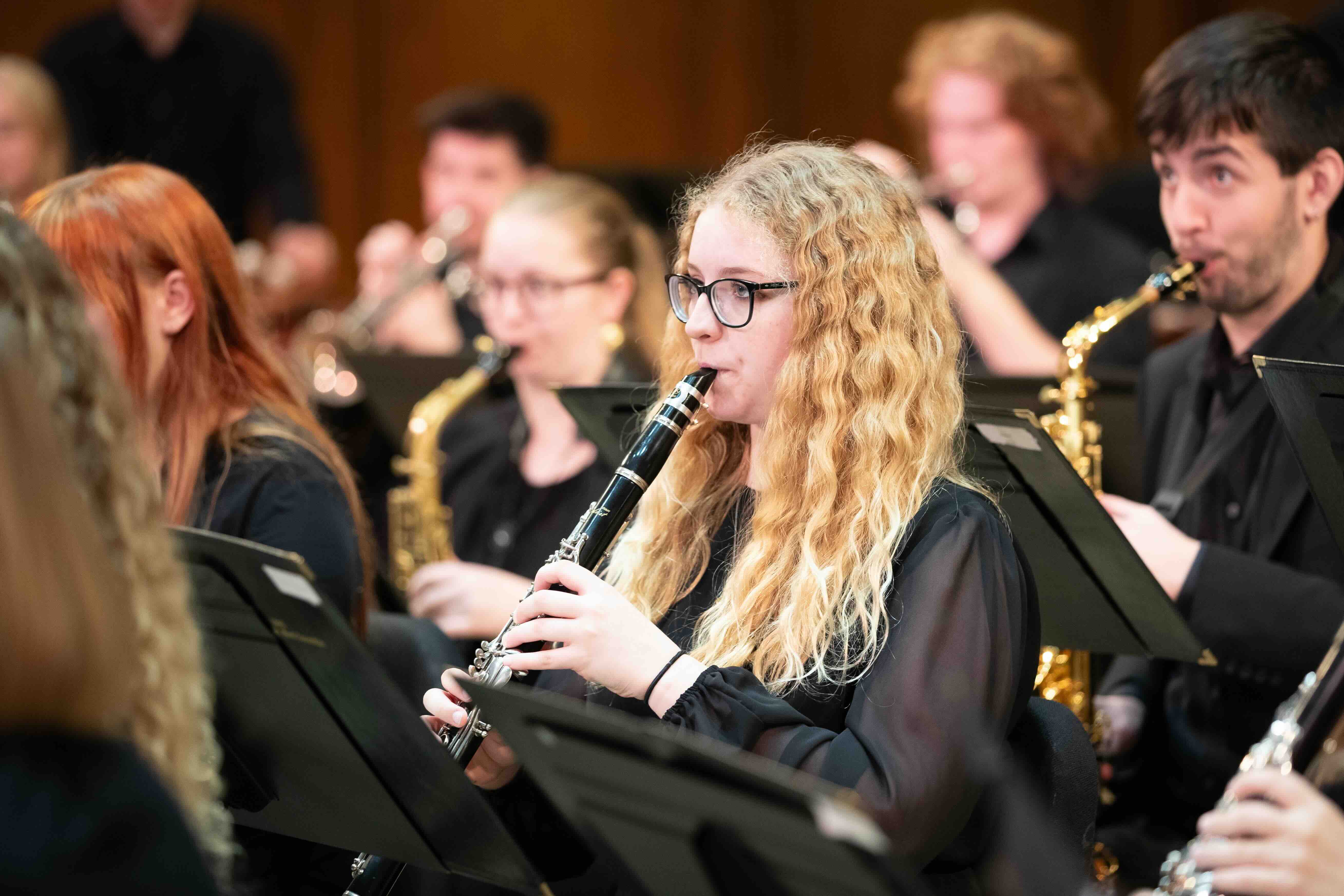 students in symphonic wind ensemble