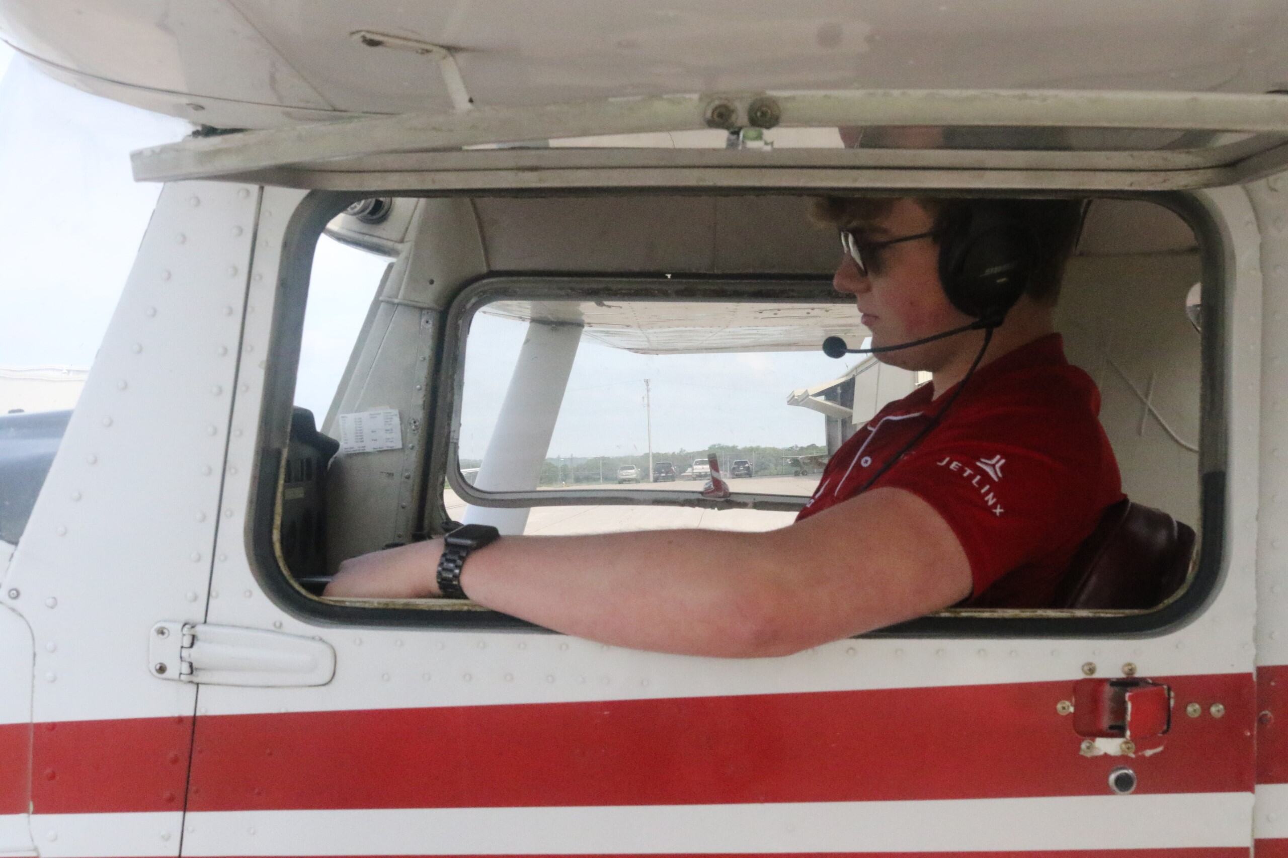 Student in plane