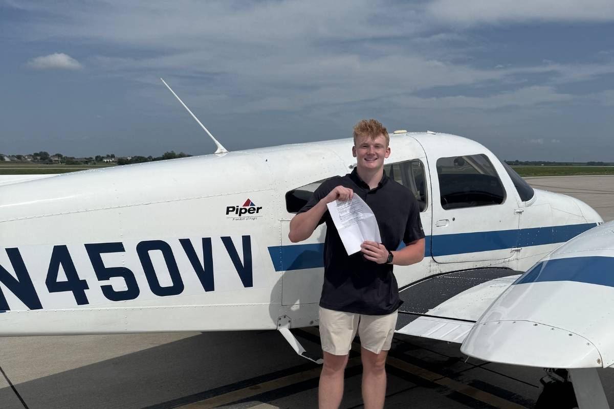 Nick Hinkel, Airport