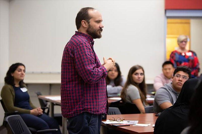 Richardson teaching a class.