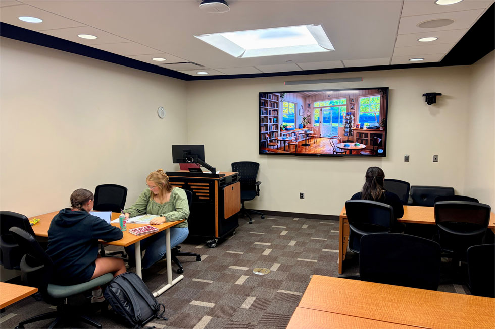 Study Room- Located first floor in CPACS 110.