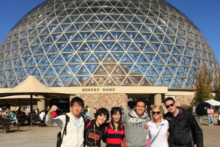 UNO International Students at the Zoo