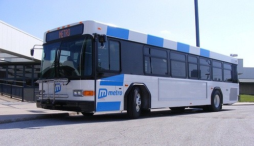 metro-bus-white