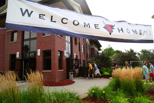 move in at UNO