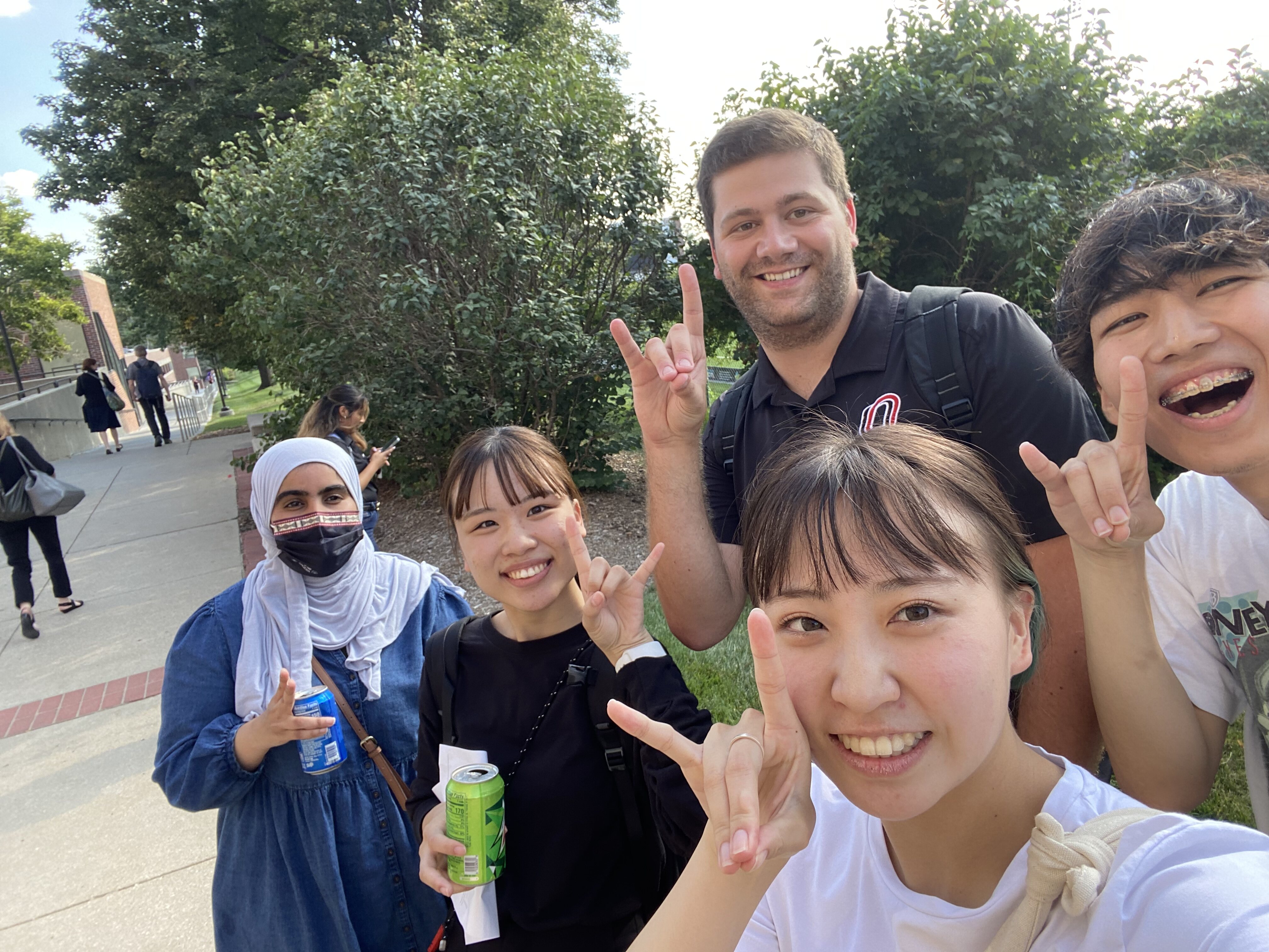 ILUNO students during orientation scavenger hunt