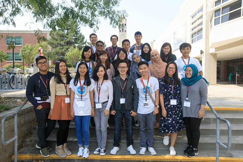 YSEALI Students at UNO