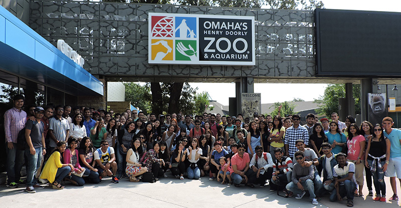 international students visiting the zoo in omaha
