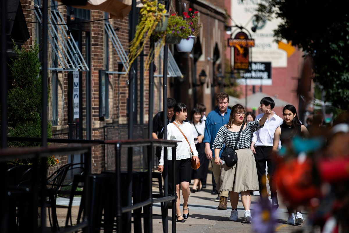 Shizuoka Students explore downtown Omaha