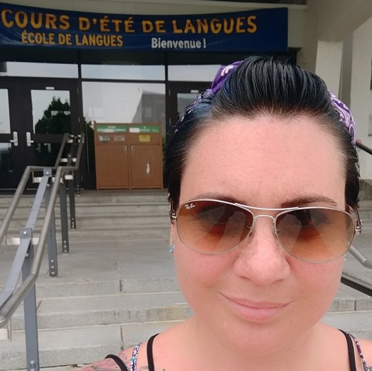 Student in front of language school in Quebec