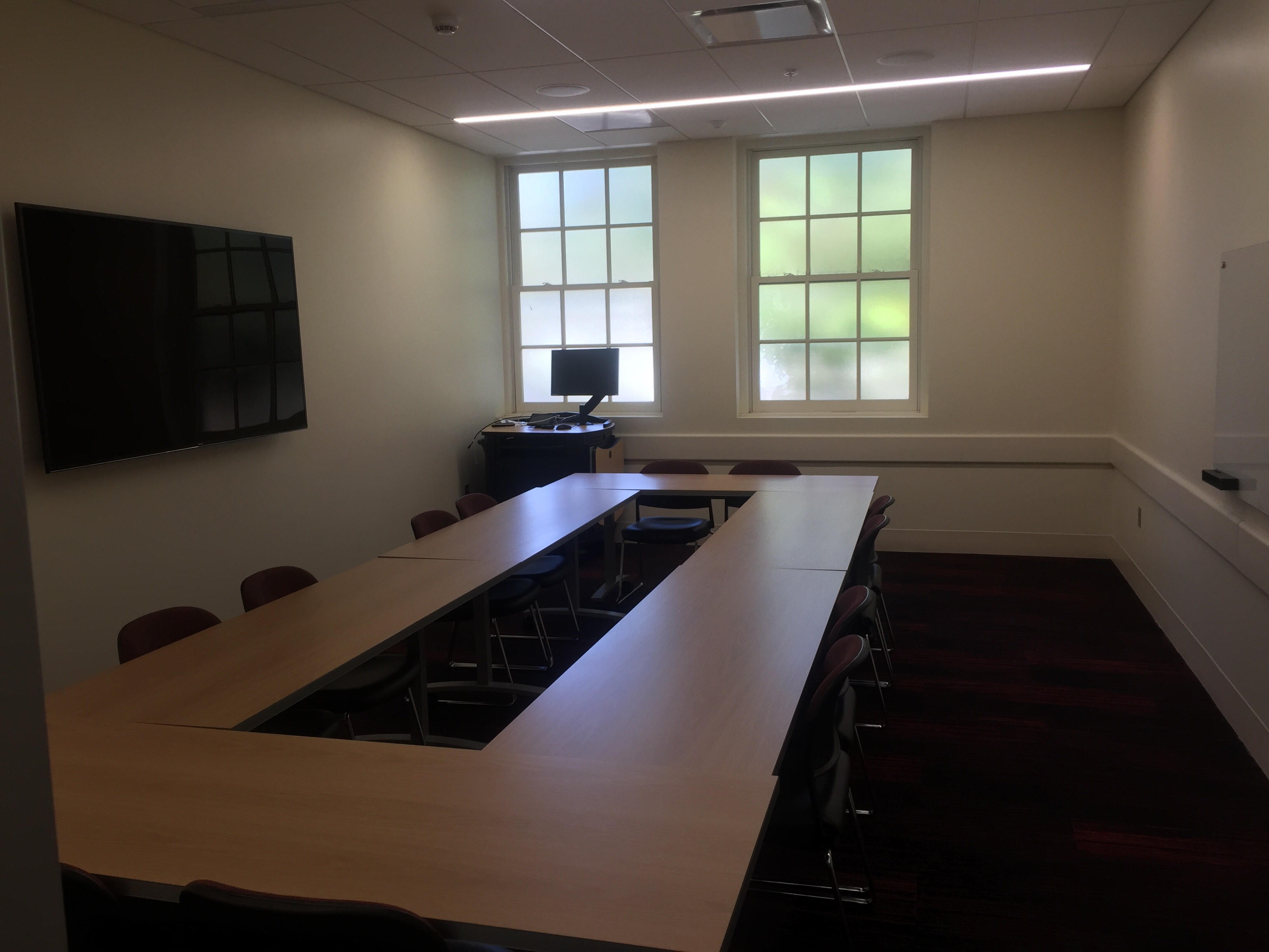 conference-room-220.jpg