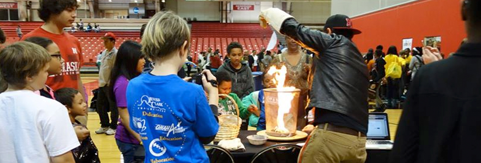 Kids check out a demonstration during the 2014 Lights On Afterschool event. (Image courtesy Collective for Youth)