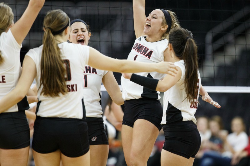 UNO volleyball