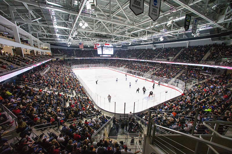 Hockey in Baxter Arena