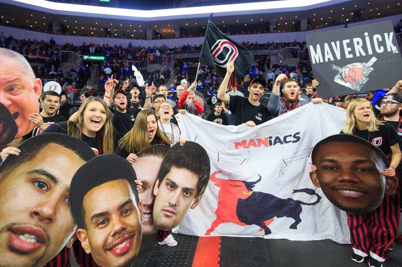 Students cheer on the Mavericks in Sioux Falls during the 2017 Summit League Basketball Tournament