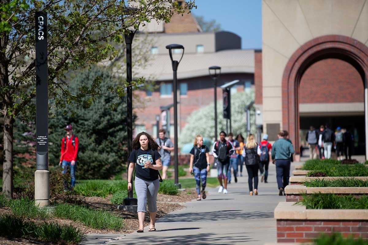 Students walk across the UNO campus