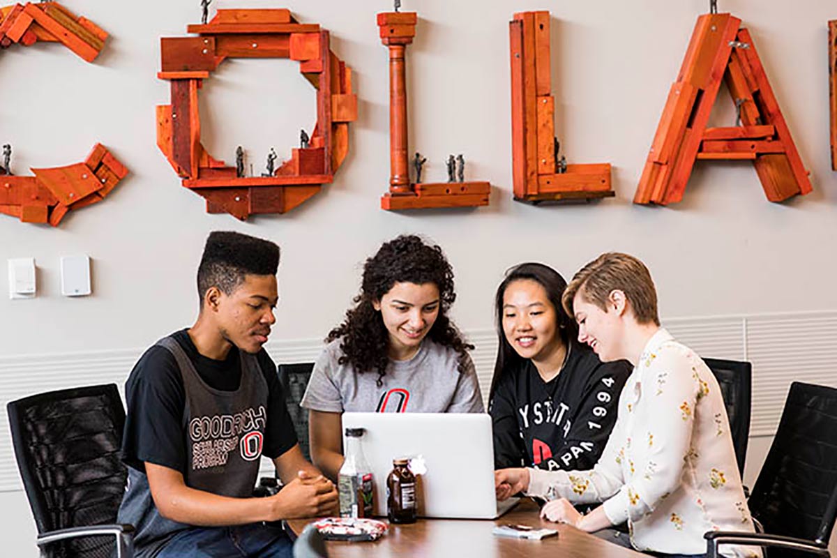 UNO students collaborating