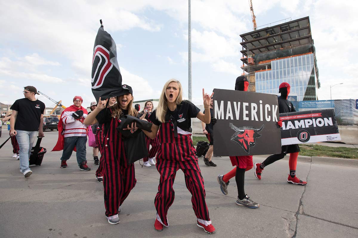 Students walking in the 2018 Homecoming Parade