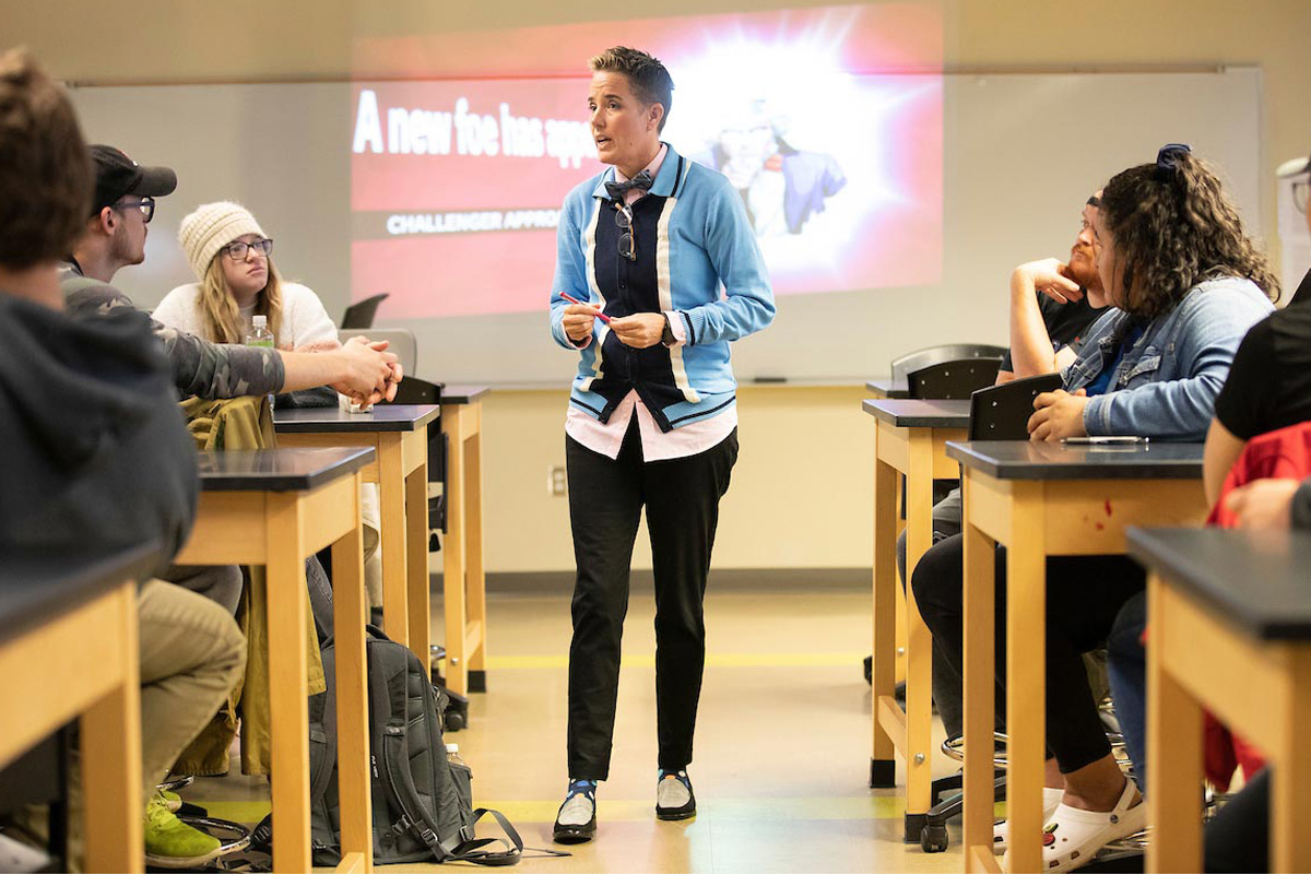 Vicki Lentfer speaks to a class at UNO