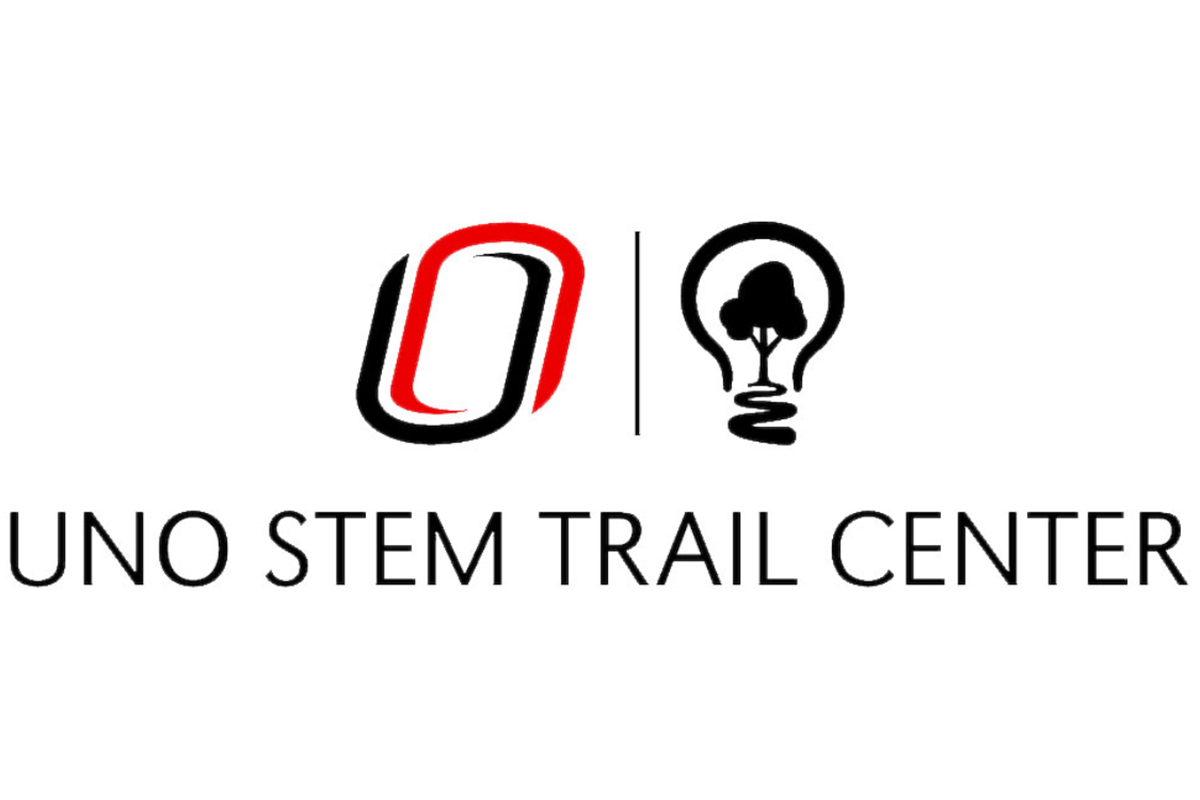 STEM TRAIL center logo