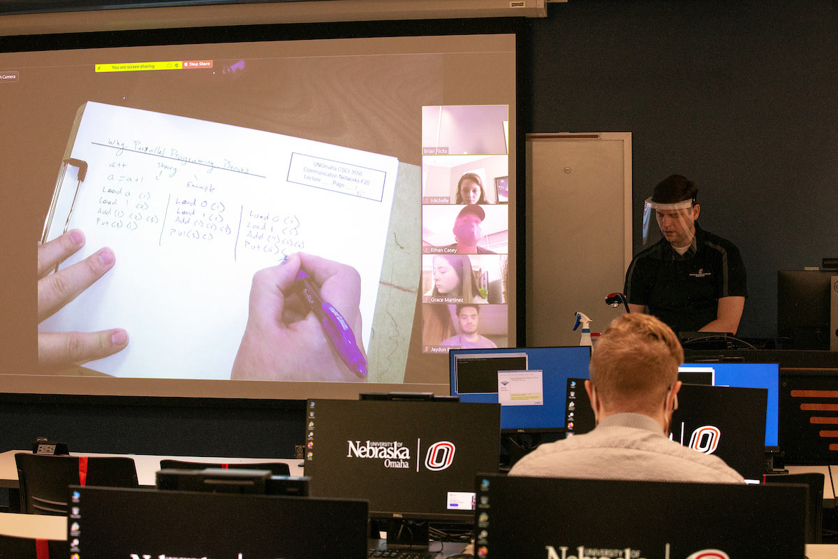 fall 2020 classroom students on screen and in class