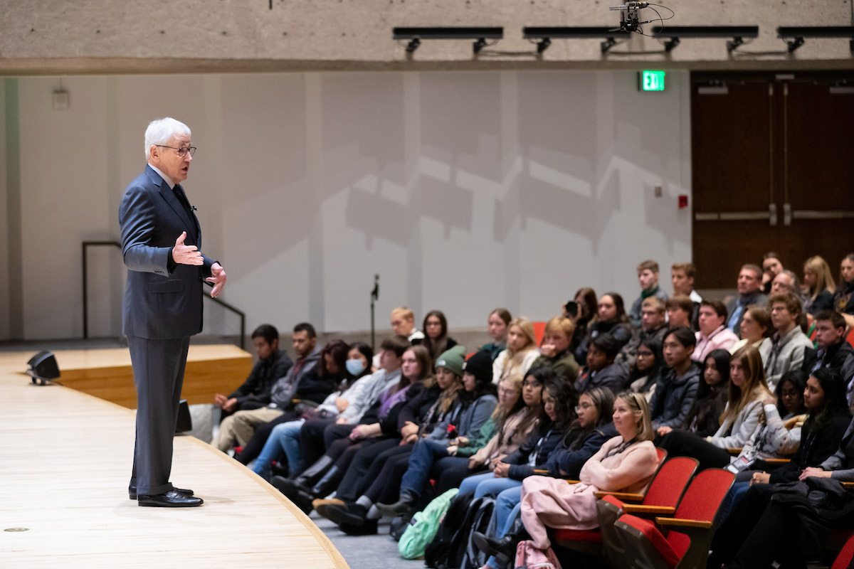 Chuck Hagel and crowd