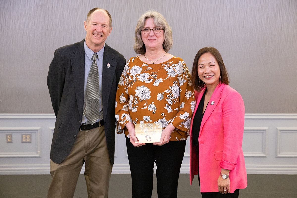 Charlene Tate-Vinson awarded the SAC Recognition Award