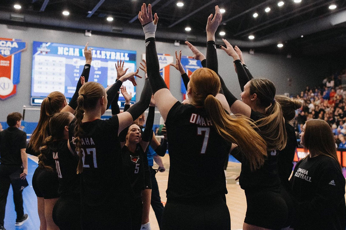 Omaha Volleyball competes in their first NCAA tournament in Lawrence, Kansas