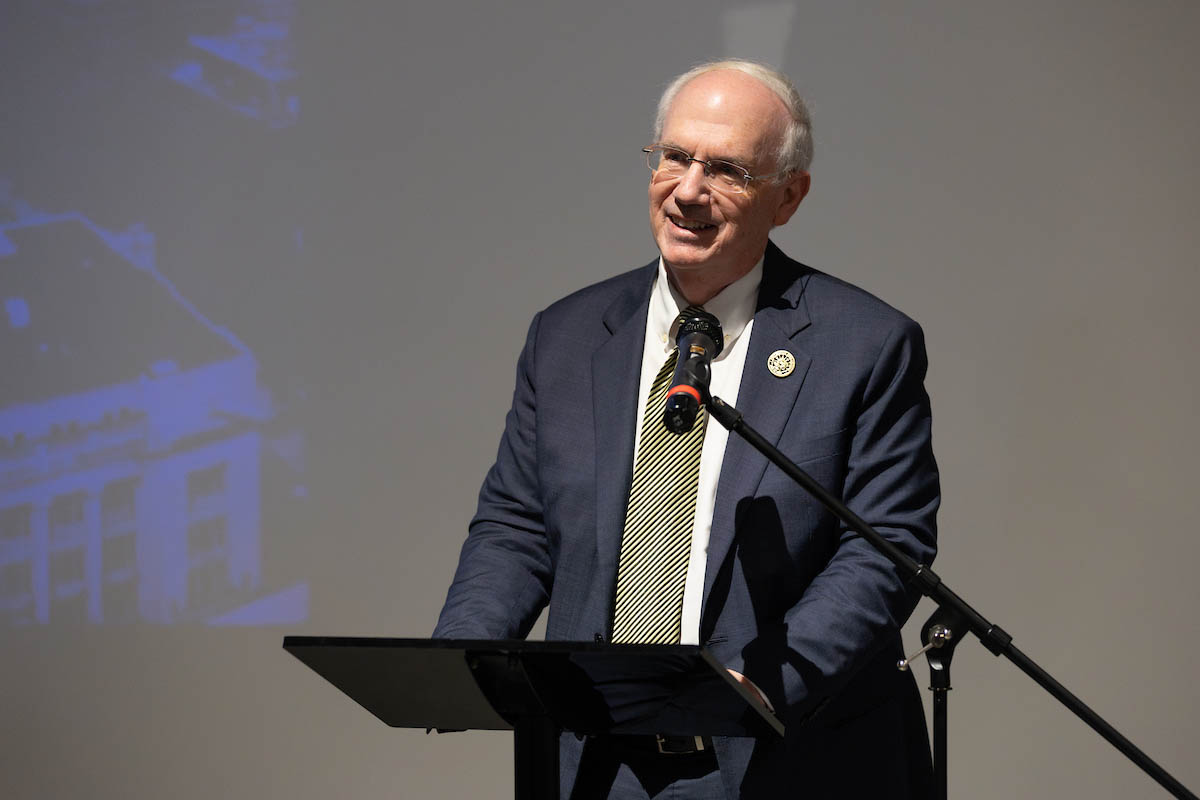 University of President Jeffrey P. Gold, M.D. welcomes attendees and speaks to the importance of AI.