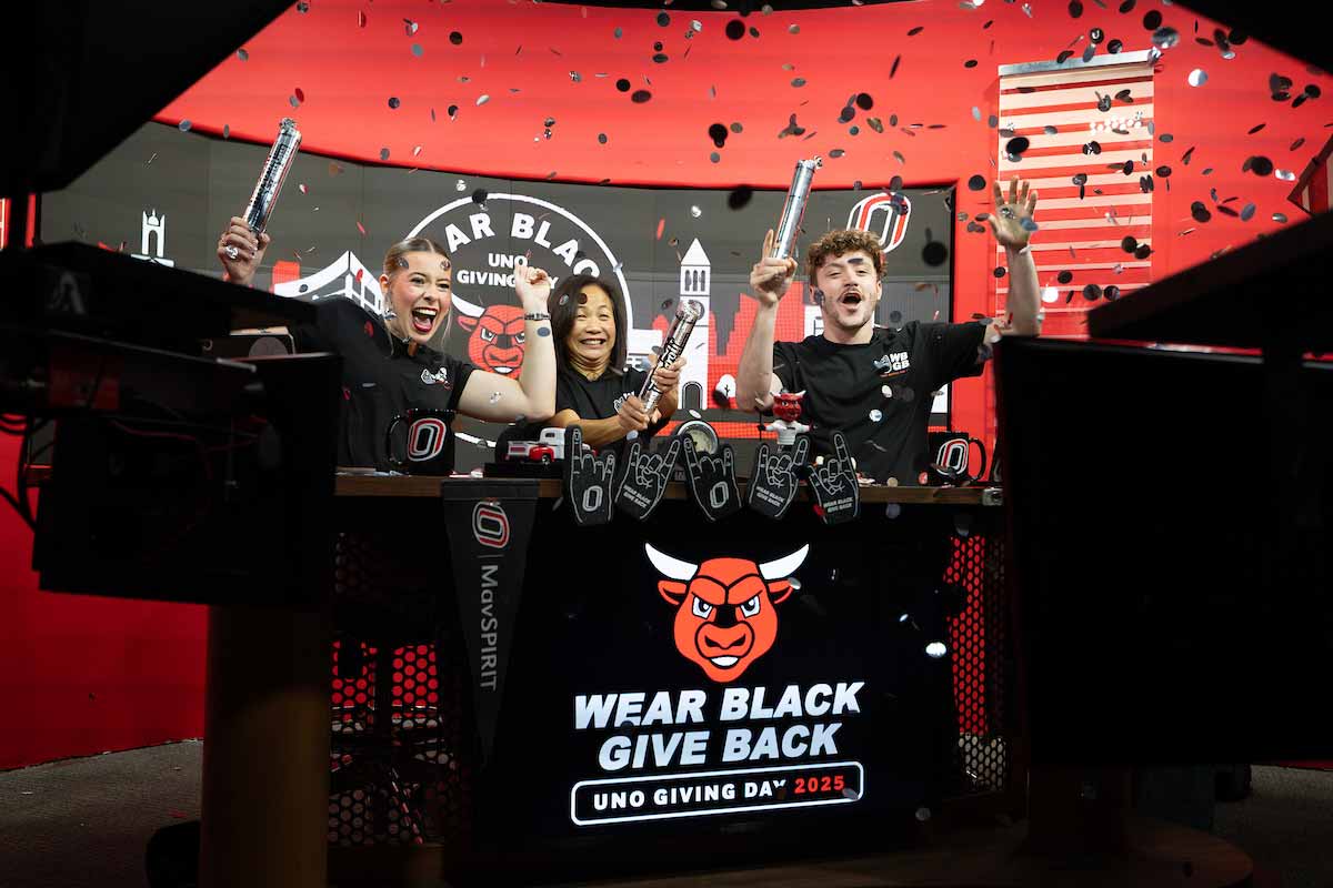 Chancellor Li celebrates wear black give back with students 