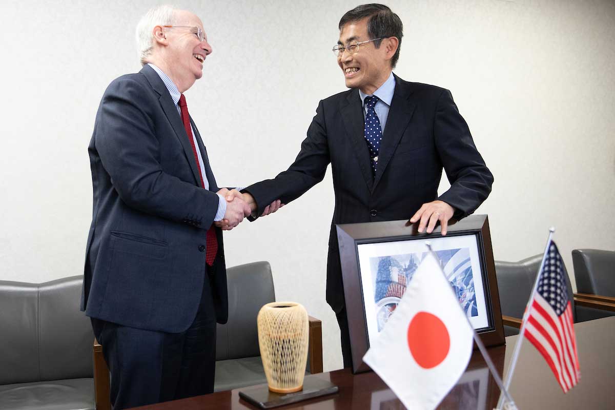 Chancellor Jeffrey P. Gold, M.D., meets with Shizuoka University President Kiyoshi Ishii, Ph.D., at Shizuoka University