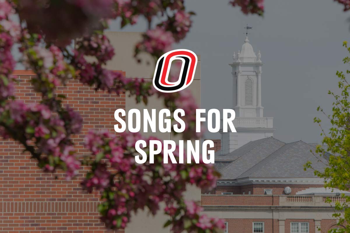 Red roses with UNO logo and "Feelin' the Love". 