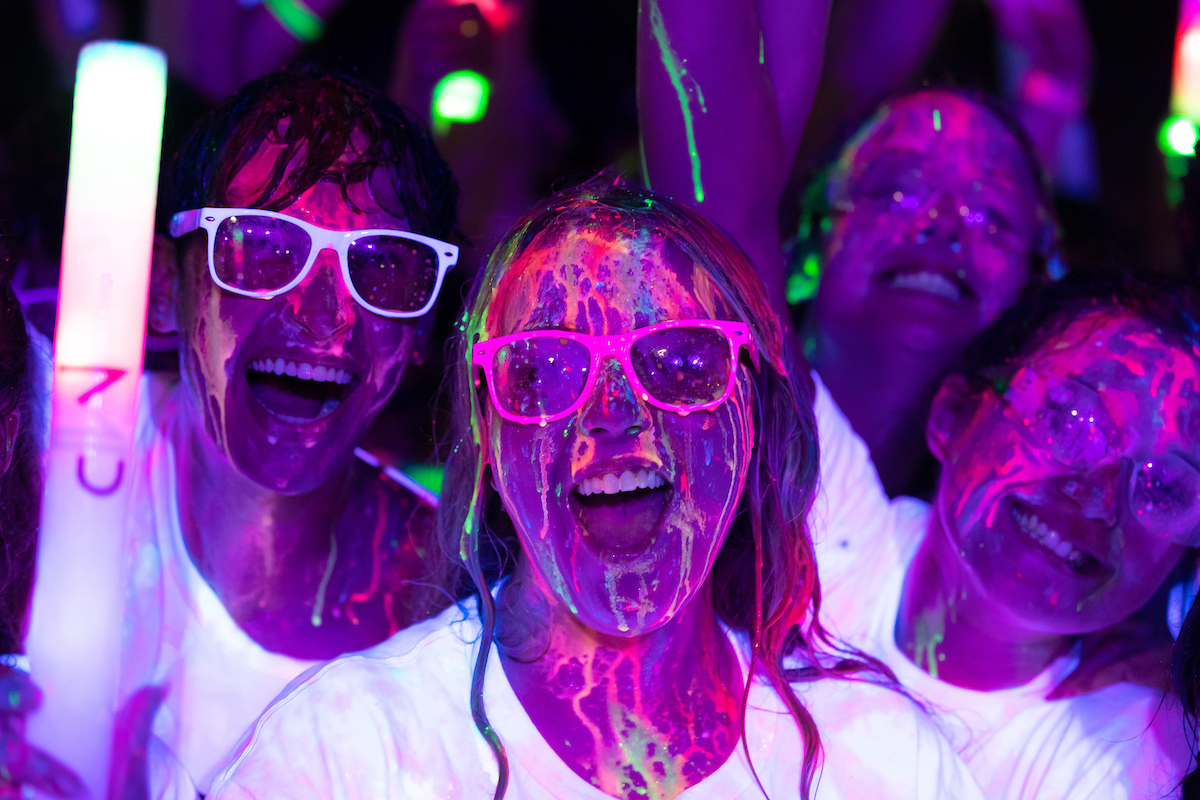 Students enjoying Glo with MavPro