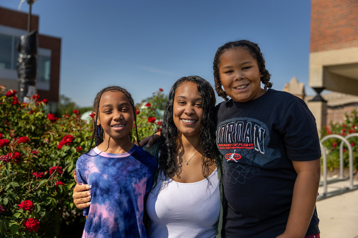 Kiera Kelly poses with her two children.